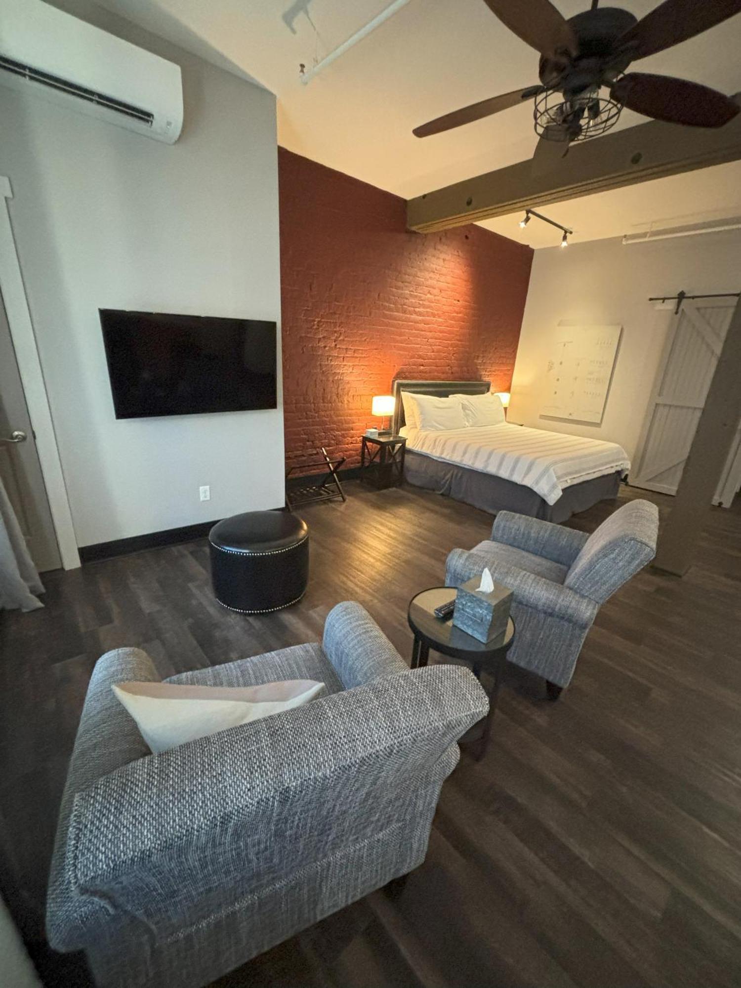 Gibson'S Warehouse Apartment Staunton Bagian luar foto